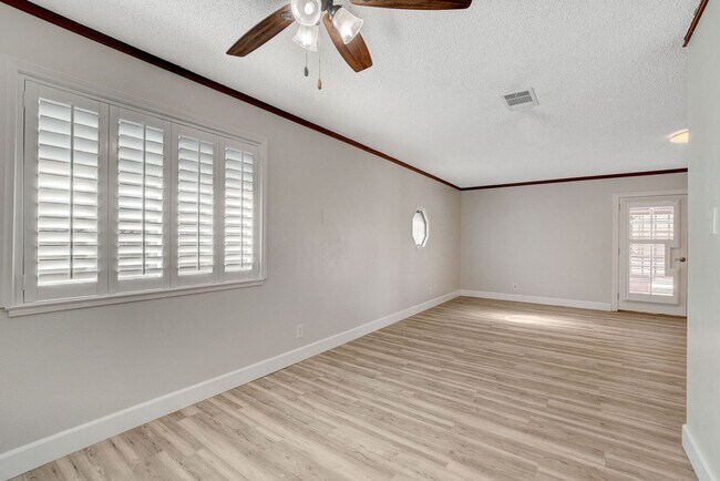 Building Photo - Charming Single-Story Home in Prime Northwest Location