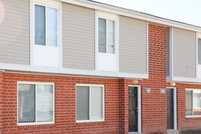 Building Photo - 512 Featherstone Ct
