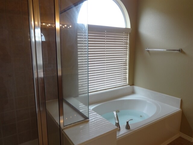 Building Photo - 2807 Edgewick Elm St