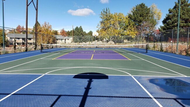 Building Photo - SUPER CUTE UNIT- RECENTLY REMODELED - ONLY $1,375 PER MONTH FOR THIS 2 BEDROOM, 1 BATH UNIT- INCU...