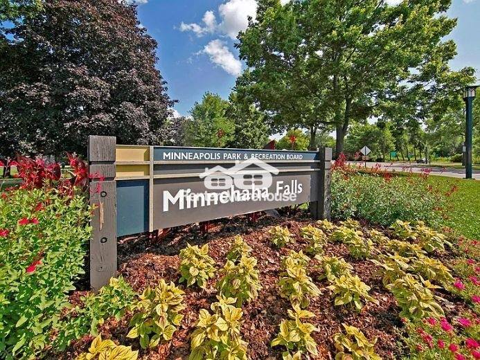 Building Photo - 1181 Edgcumbe Rd