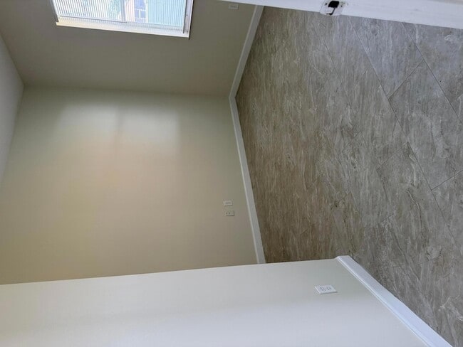 Building Photo - 787 SE Evergreen Terrace