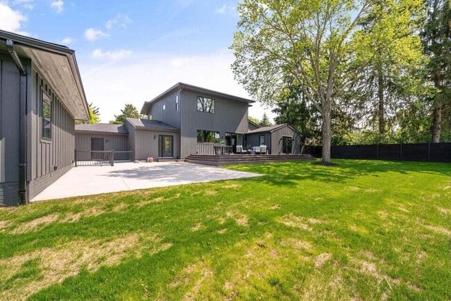 Building Photo - 2777 Donna Dr