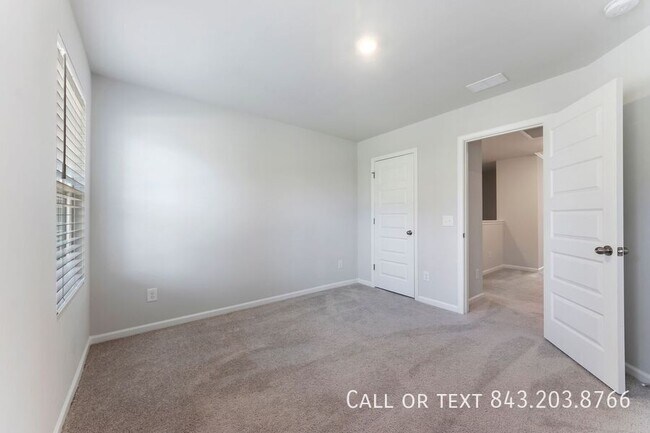 Building Photo - 1471 Central Ave