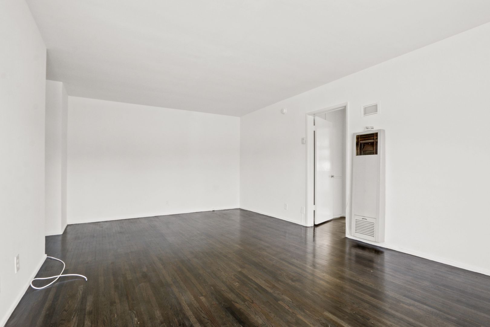 Building Photo - 10910 Santa Monica Blvd