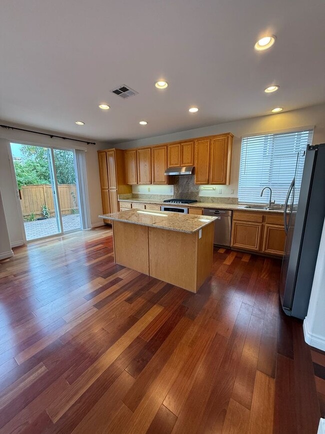 Building Photo - 4 Bed/3 Bath Home for Rent in Carmel Valley!