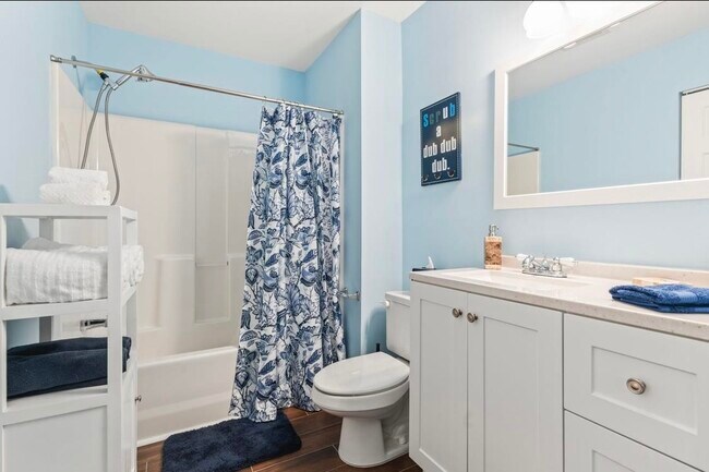 Building Photo - 1274 River Oaks Dr