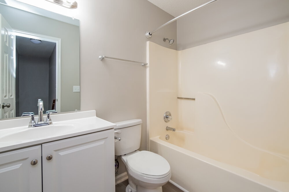 Building Photo - 4513 River Edge Dr