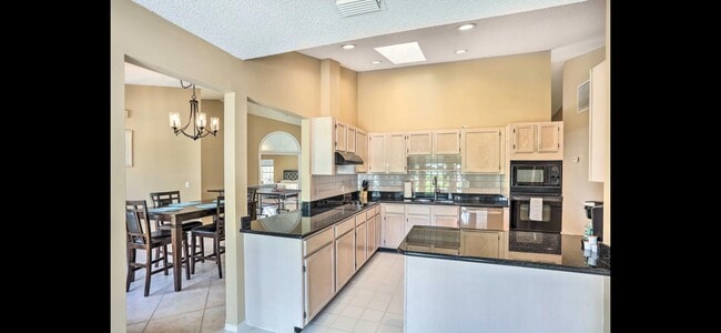 Building Photo - 2937 SE Cates Cir