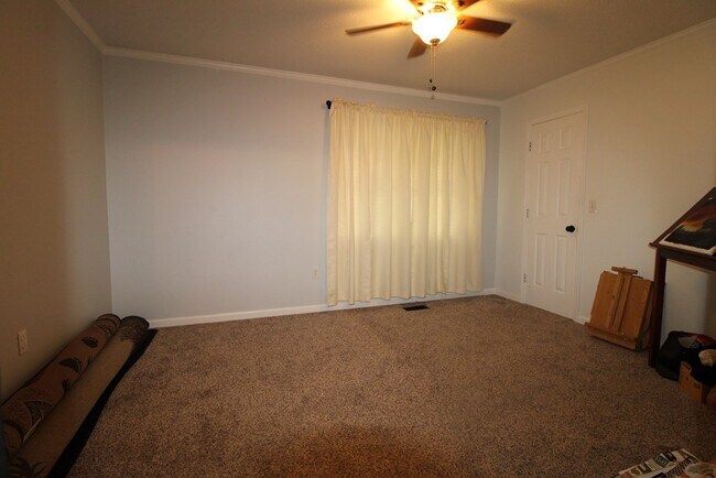Building Photo - 2107 Tanglewood Rd