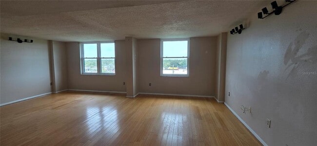 Building Photo - 701 S Madison Ave