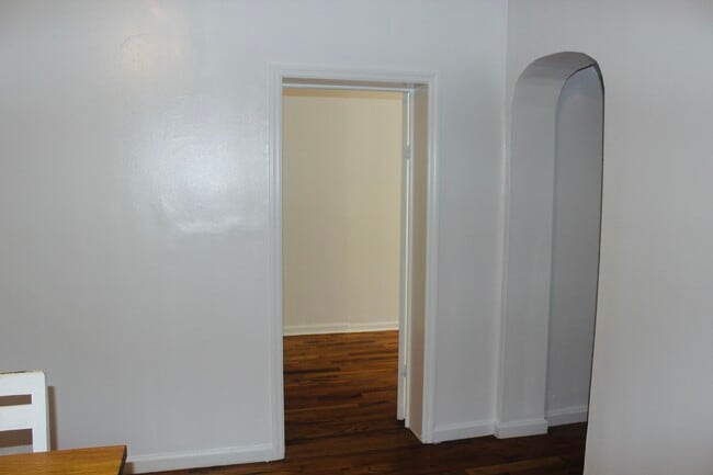 Building Photo - 273 E 39th St