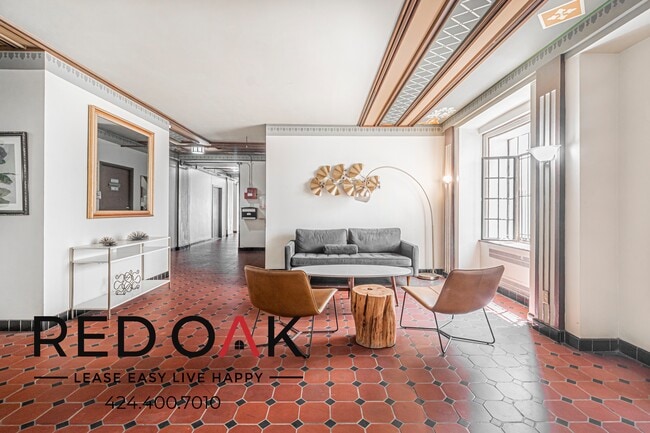 Building Photo - 535 S Gramercy Pl