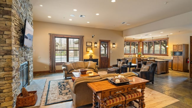 Building Photo - 6310 Locarno Dr