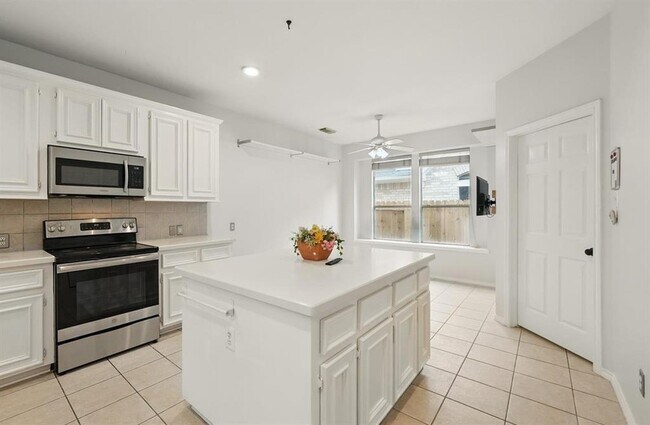 Building Photo - 21331 Willow Glade Dr
