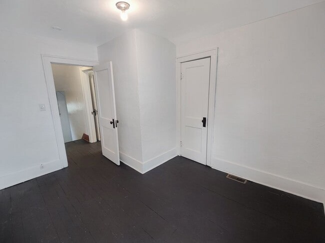 Building Photo - 1505 Downey St