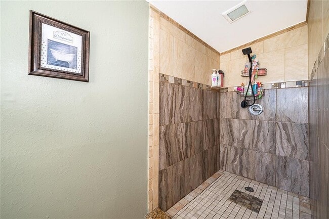 Building Photo - 944 Halstead St