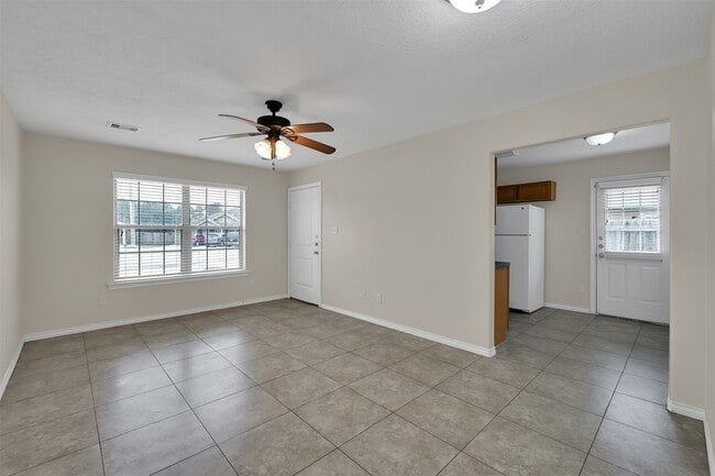 Building Photo - 167 S Bend Ct