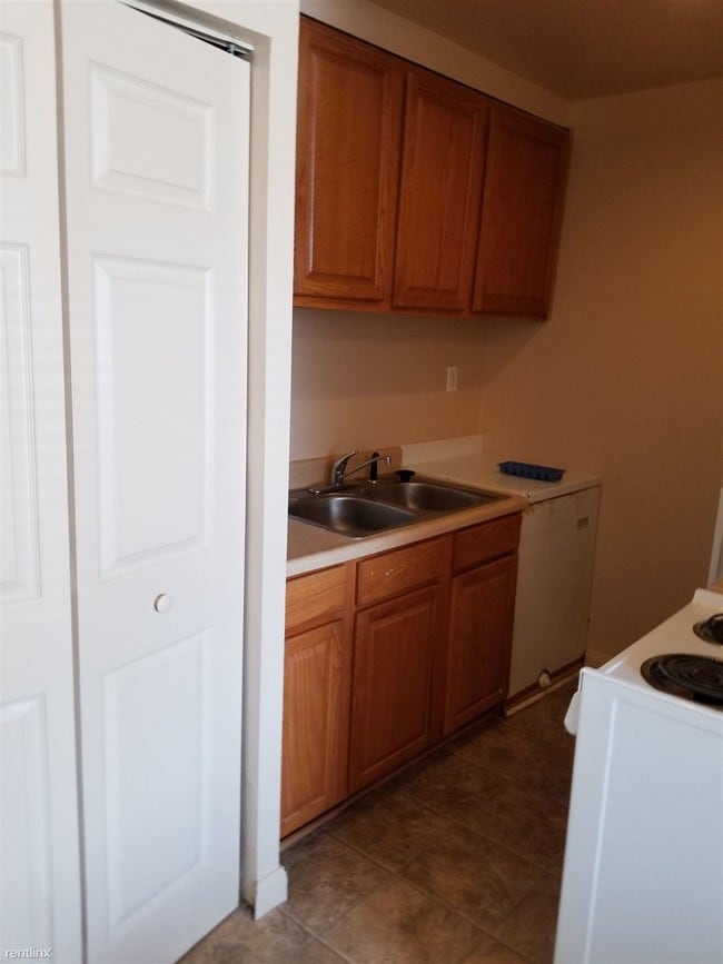 Building Photo - 1 br, 1 bath Apartment - 731 Packard St 117