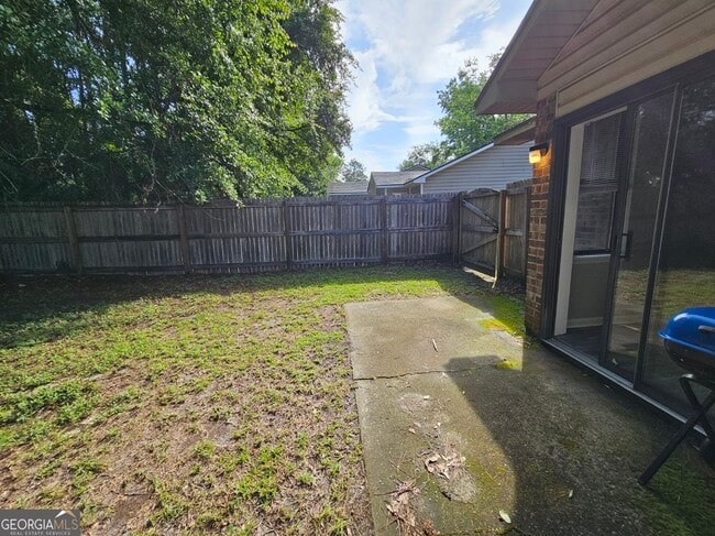 Building Photo - 108 E Lakemont Dr