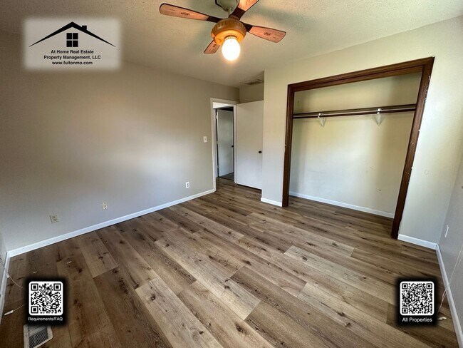 Building Photo - 402 Douglas Blvd