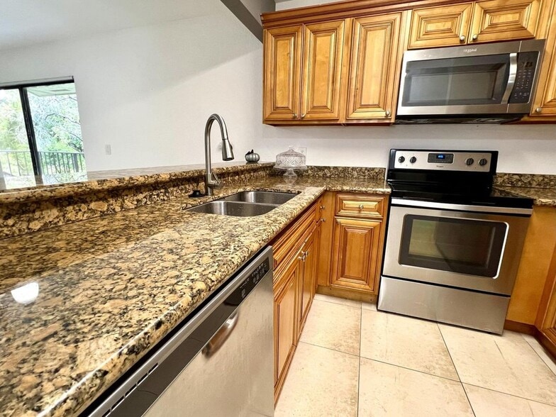 Primary Photo - 1581 Balfour Point Dr