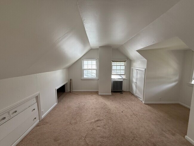 Building Photo - 1655 Edward Ter