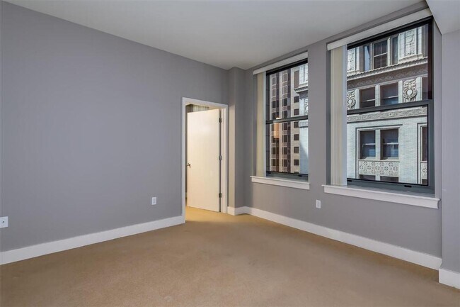 Building Photo - 314 N Broadway