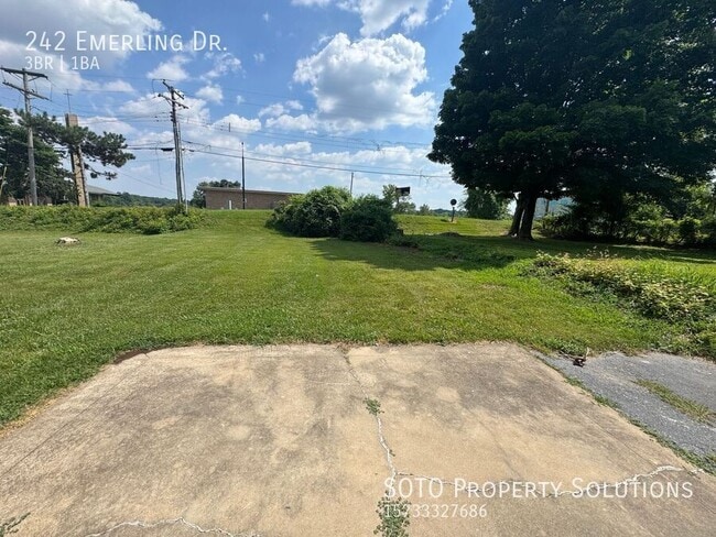 Building Photo - 242 Emerling Dr