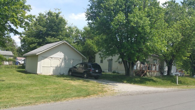 Primary Photo - Duplex