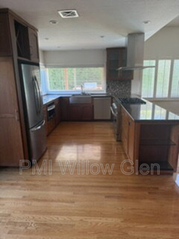 Building Photo - 536 Curie Dr