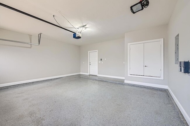 Building Photo - 1609 Arial Dr