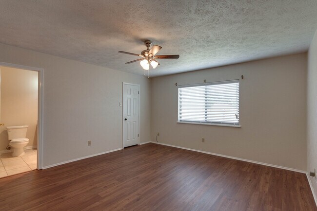 Building Photo - COMING SOON - FANTASTIC NORTH BEDFORD LOCATION
