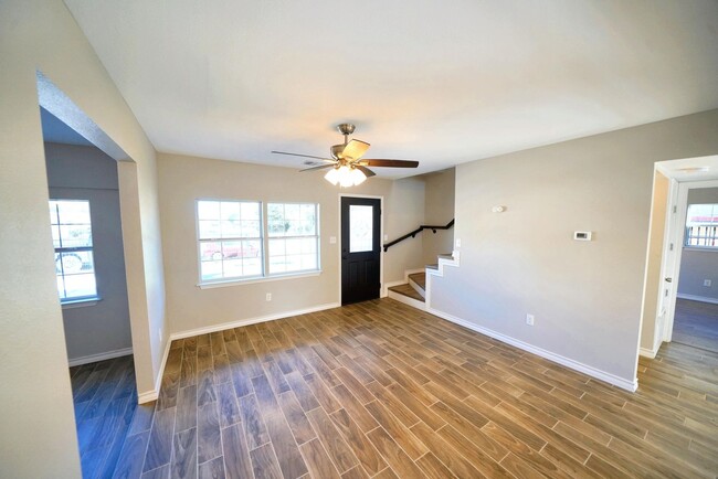 Building Photo - Beautifully Renovated 3-Bed, 2-Bath Home i...