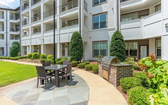 Building Photo - 1200 Brookwood Dr
