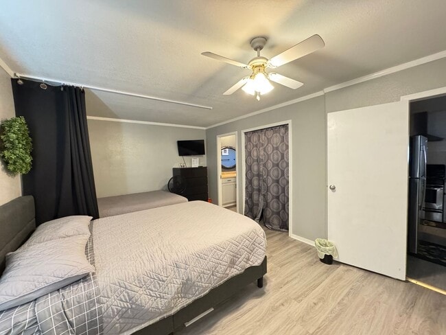 Building Photo - Home close to Casinos and River