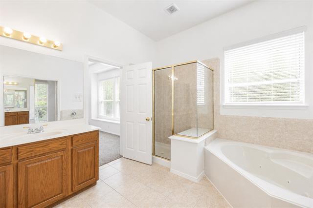 Building Photo - 10057 Wyndbrook Dr