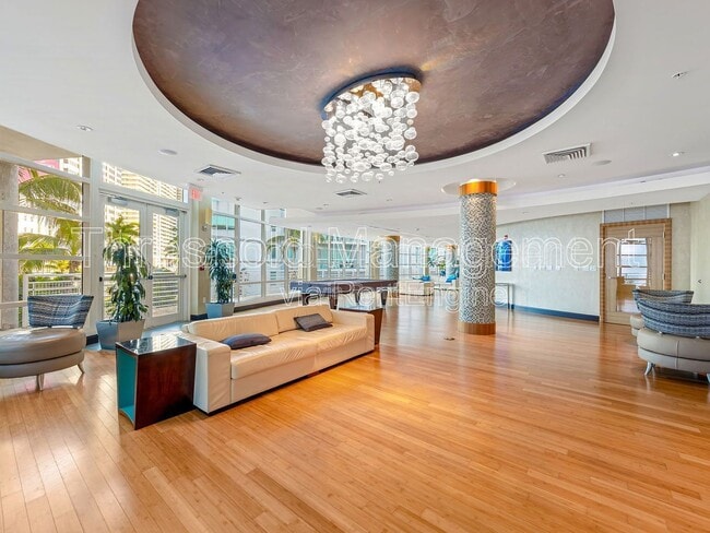 Building Photo - 253 NE 2nd St