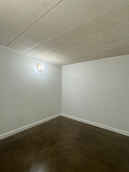 Building Photo - 308D Joseph St
