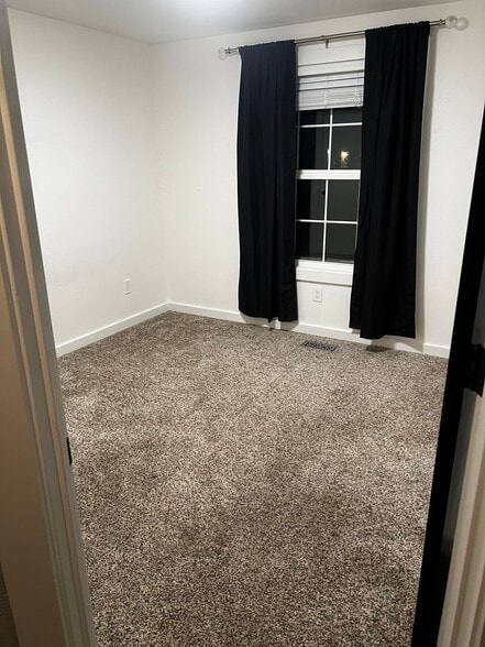 Building Photo - 10326 W Landmark Ct