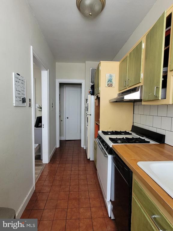 Building Photo - 2031 Locust St