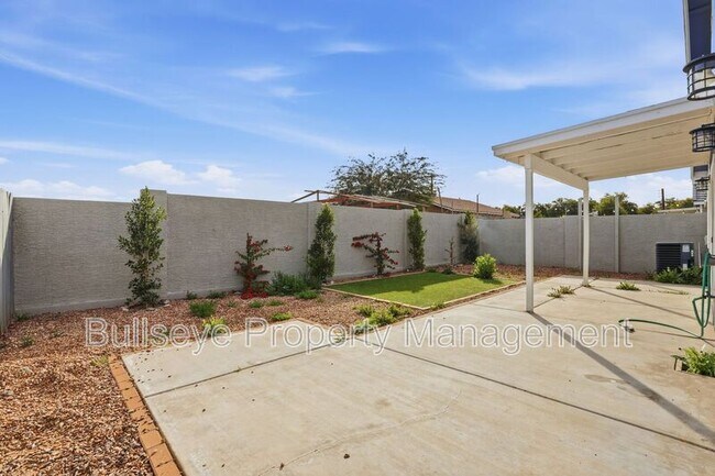 Building Photo - 5029 S 11th Pl