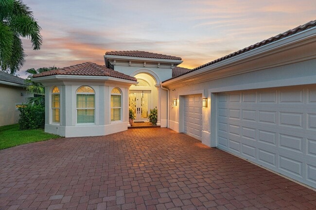 Building Photo - 236 Carina Dr