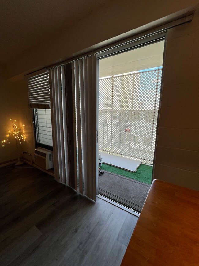 Building Photo - Charming Makiki Studio w/ Parking and in unit W/D $1600 AVAILABLE NOW