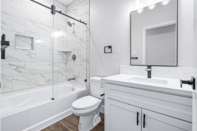 Building Photo - 3821 Easy St