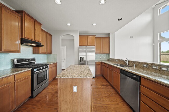Building Photo - 25959 Ravenside Dr
