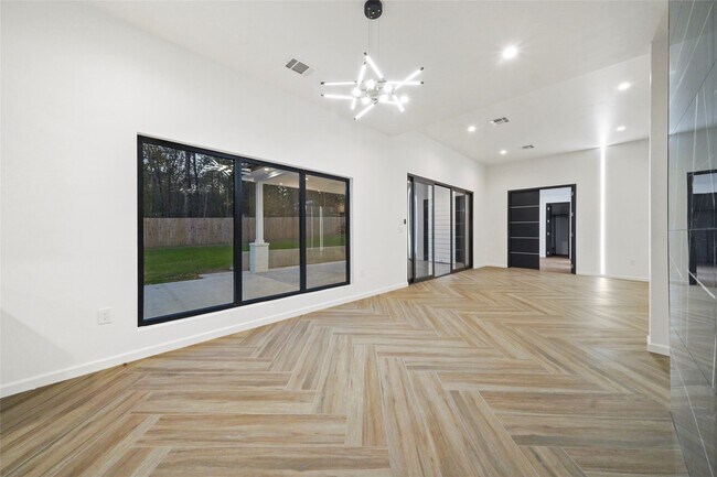 Building Photo - 2438 Carriage Lamp Ln