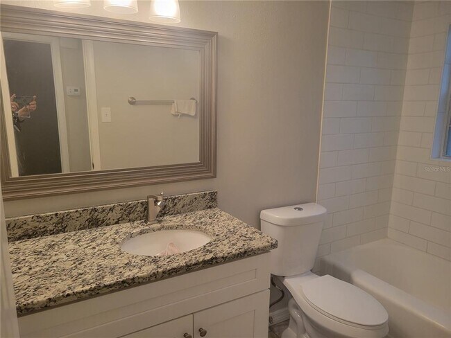 Building Photo - 2303 W Flora St