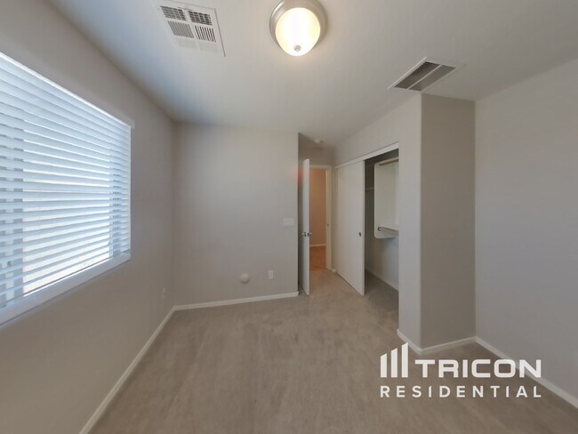 Building Photo - 6837 W Gary Way