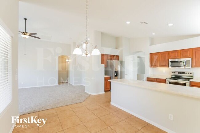 Building Photo - 6120 S 53rd Dr
